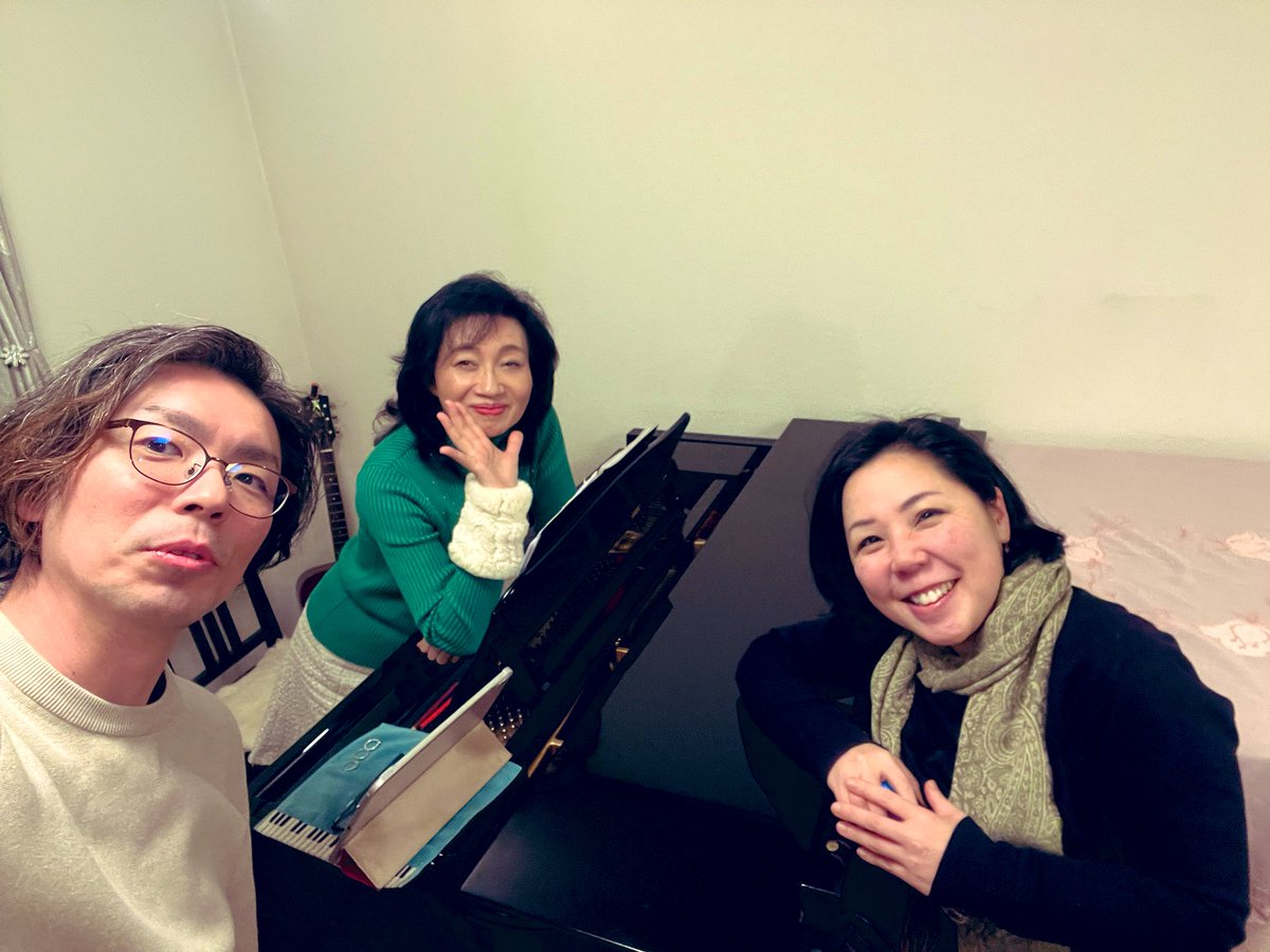 lichtf's tweet image. ニューヨーク在住の上井雅代（藝大同期）をゲストに迎えて、1月4日から始動します！
「なつかしの歌をうたう会」
2026年1月4日（日）14:00-16:00
文京シビックレクリエーションホール
potofu.me/natsuuta