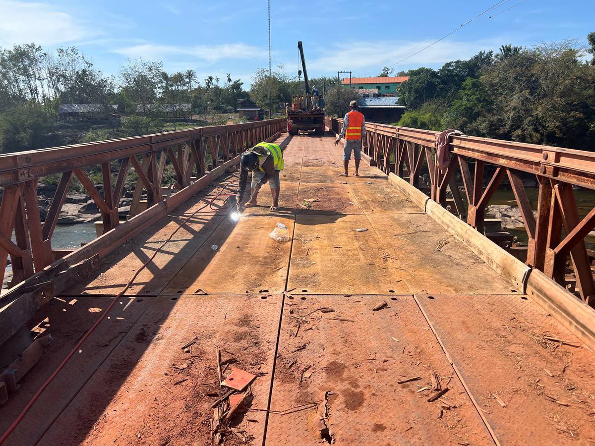 freshnewsasia's tweet image. Chey Chumneas Bridge, also known as Metuk Bridge, is restored and reopens to traffic on December 30 after it was damaged by an airstrike carried out by Thai forces.