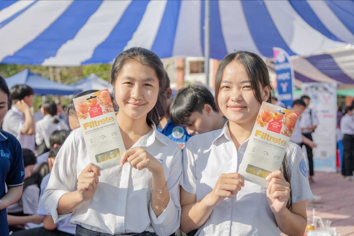 BioFix_Fresh's tweet photo. BIOFIX FRESH - THE YEAR-END BUS ARRIVES AT LE LOI HIGH SCHOOL 🚗

In the final days of 2025, BioFix Fresh was thrilled to immerse ourselves in the vibrant atmosphere of the STEM Festival at Le Loi High School.

#BioFixFresh #BiologicalEra #MicrobialSolution #STEMFestival https://t.co/Kw1G1gS0lQ