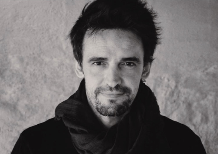 «Los tiranos son personas que se niegan a adaptarse a la libertad y buscan solucionar sus frustraciones obligando al resto del mundo a que se adapte a ellos».

<a href="/davidtestaldice/">David Testal</a>