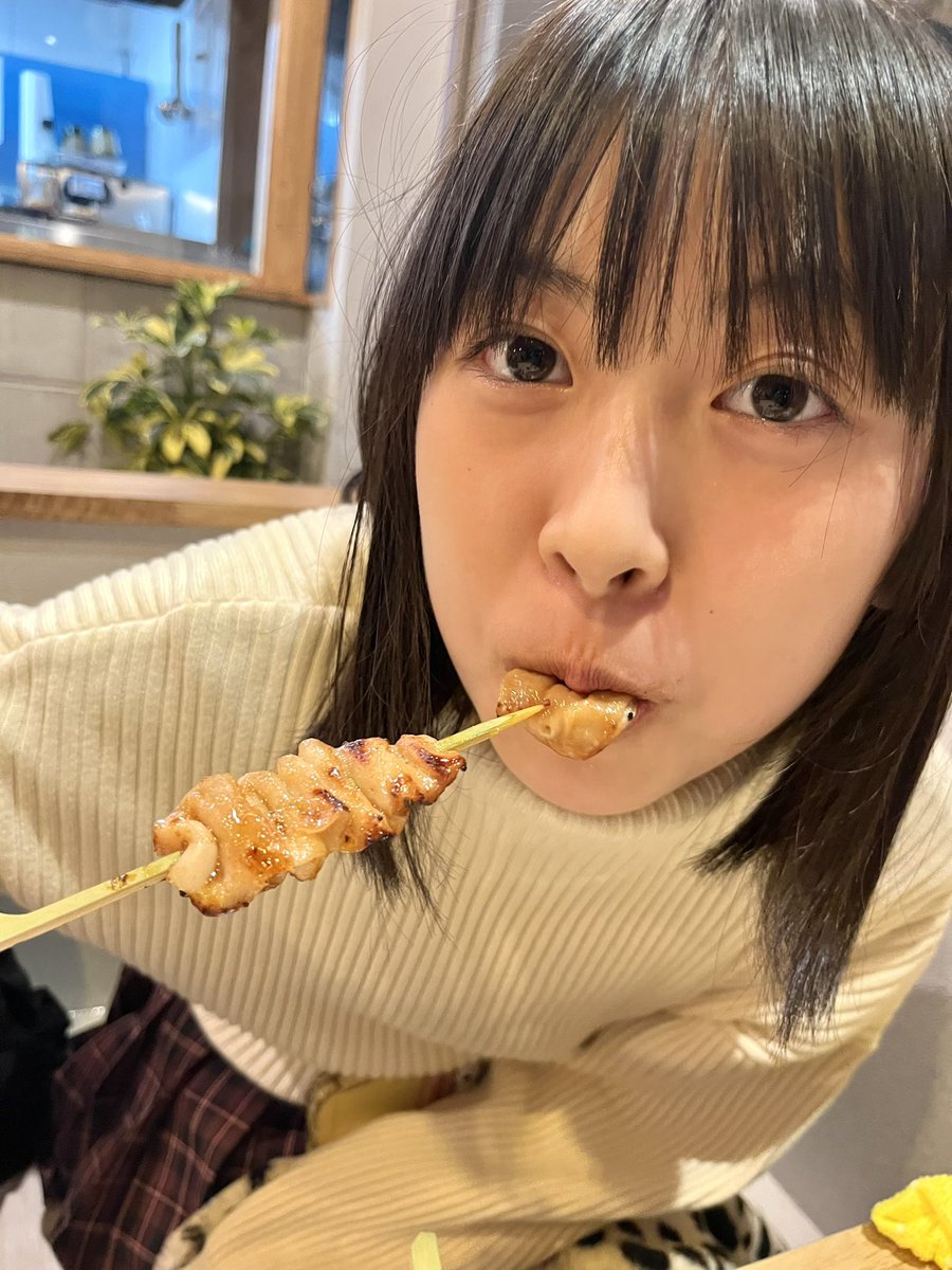 大好きなホルモン🐷
20本以上かるーくぺろり😋💓
食べ納めは何にしよう！？
(〃✪ω✪〃)ﾜｸﾜｸ
好きな食べ物は何ですか？
 #モツ
 #ほしやま
 #サガリ
 #好きな食べ物
 #ホルモン