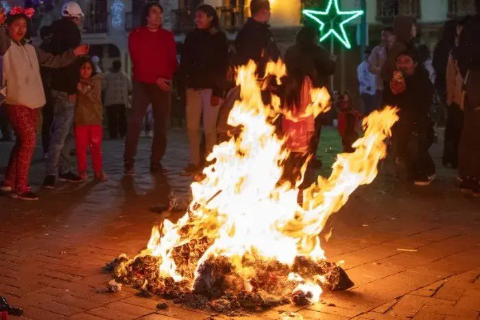 Municipio de Loja activa plan de contingencia por fin de año con controles por quema de monigotes y suspensión temporal de recolección de basura. srradio.com.ec/plan-de-contin…