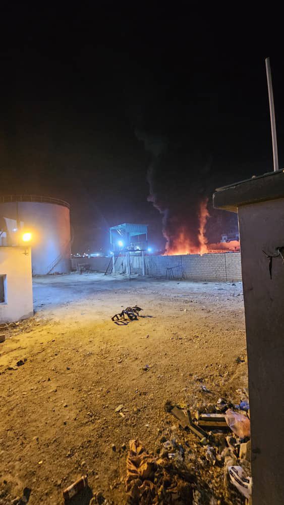 التحالف العربي:

⭕ تنفيذ ضربة محدودة استهدفت دعم عسكري خارجي بميناء المكلا  

⭕ رصدنا دخول سفينتين قادمتين من ميناء الفجيرة بالإمارات إلى ميناء المكلا 

⭕ السفينتان القادمتان من الفجيرة بالإمارات لم تحصلا على تصاريح من التحالف

⭕ السفينتان عطلتا أنظمة التتبع الخاصة بهما