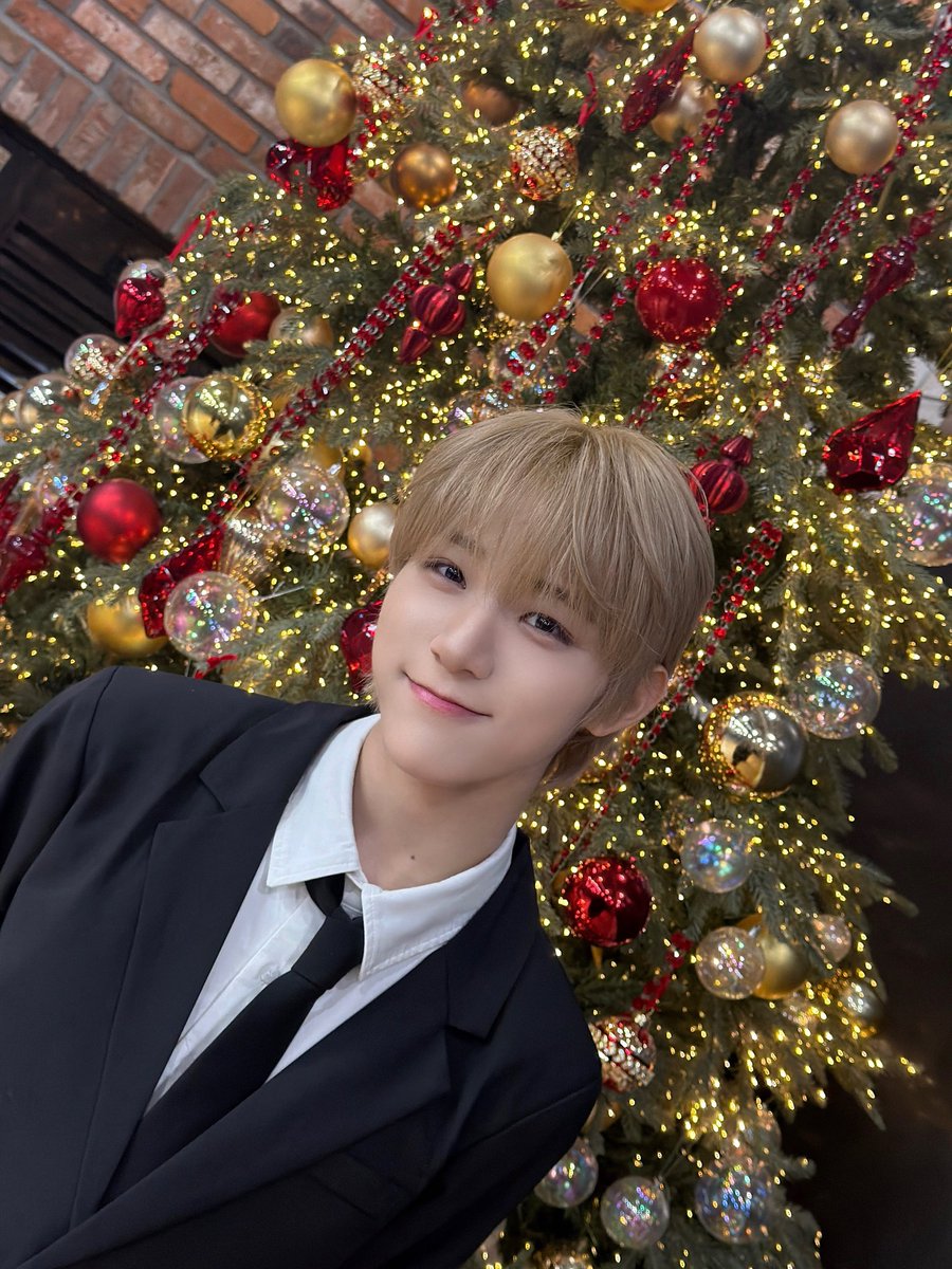 daitsukee's tweet image. Ი︵𐑼 As December comes to an end, I find myself remembering the best birthday of my life. 12月の終わりに、25日の忘れられない誕生日を、もう一度大切に思い返す。🎁