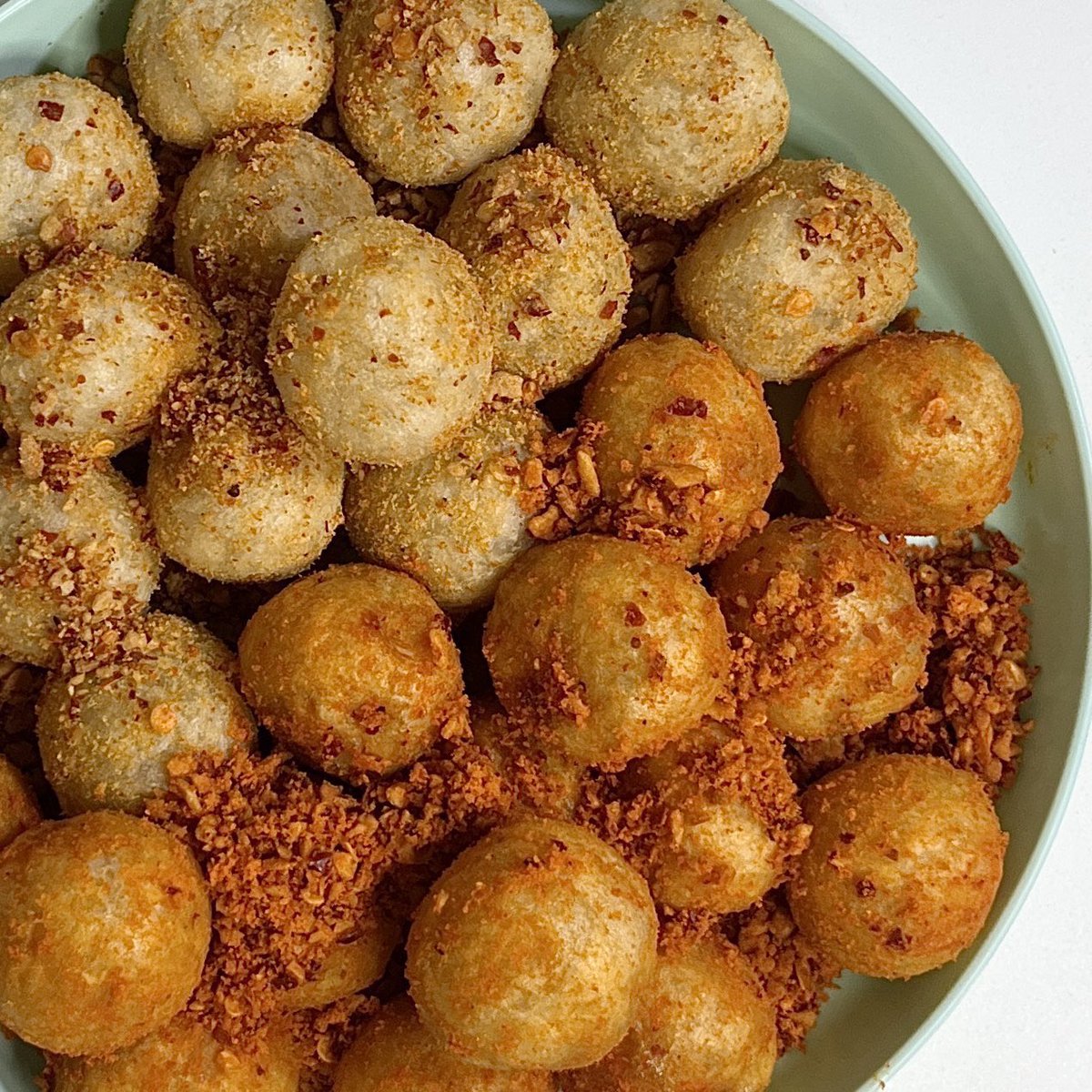 no one warned me cimol bojot AA would taste this good… perfect snack for every movie night 🎬