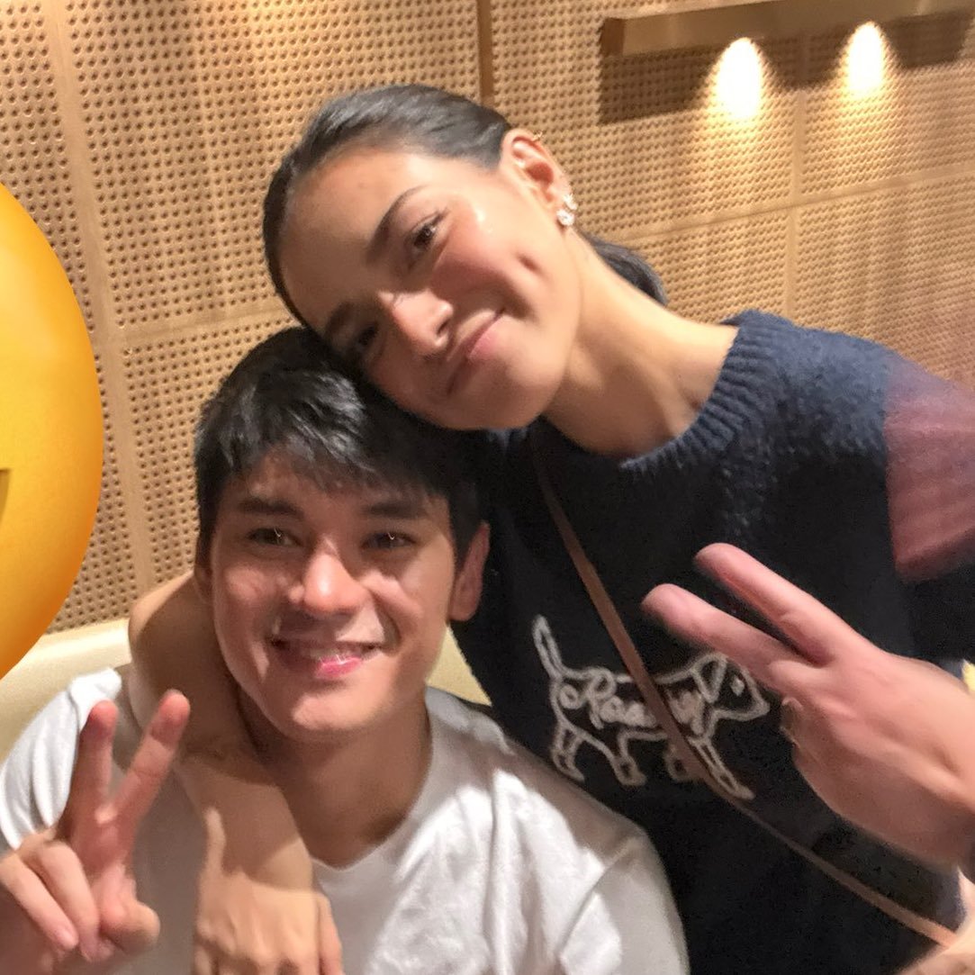 chaconens's tweet photo. notice how mika and dustin were so dikit pero wala naman naging issue both fandoms? kasi hindi naman talaga big deal. duh, platonic friendship exists.

 hindi yung tinatawag si mika na kung ano-anong bastos na salita sa kunting interactions na wala naman talagang malisya. https://t.co/2Sdowdgcwr