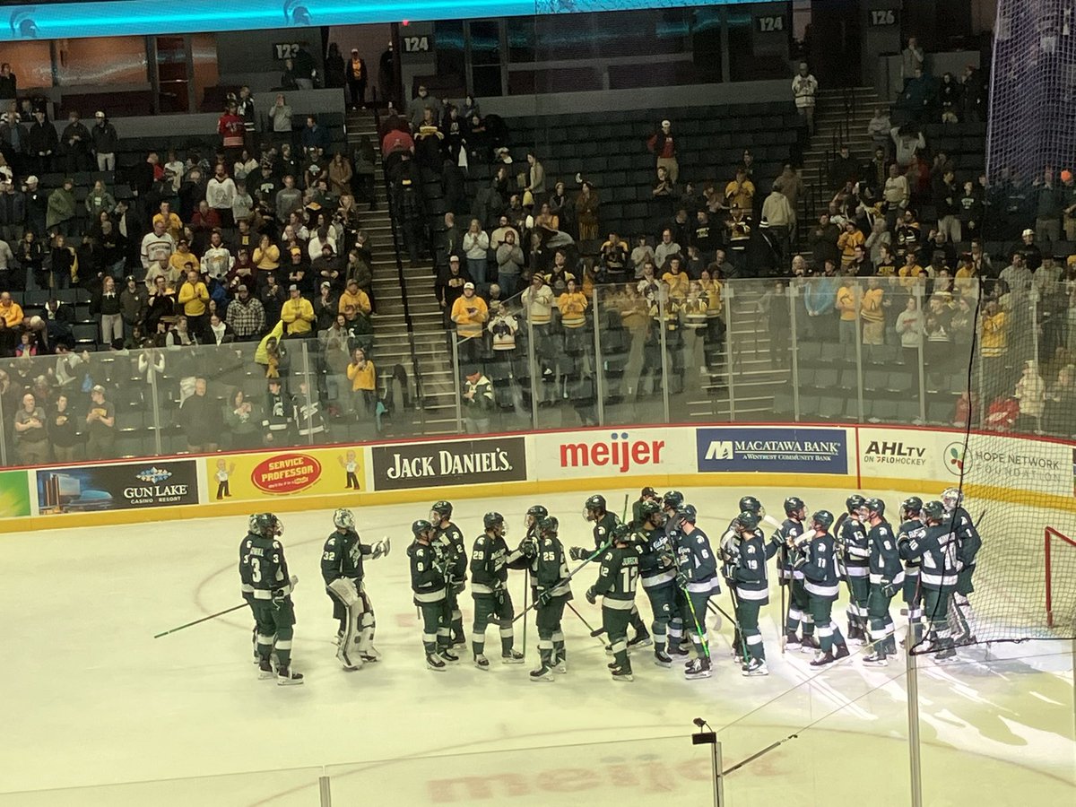 The Michigan State Spartans are your Great Lakes invitational champions! Shoutout Michigan Tech pep band!