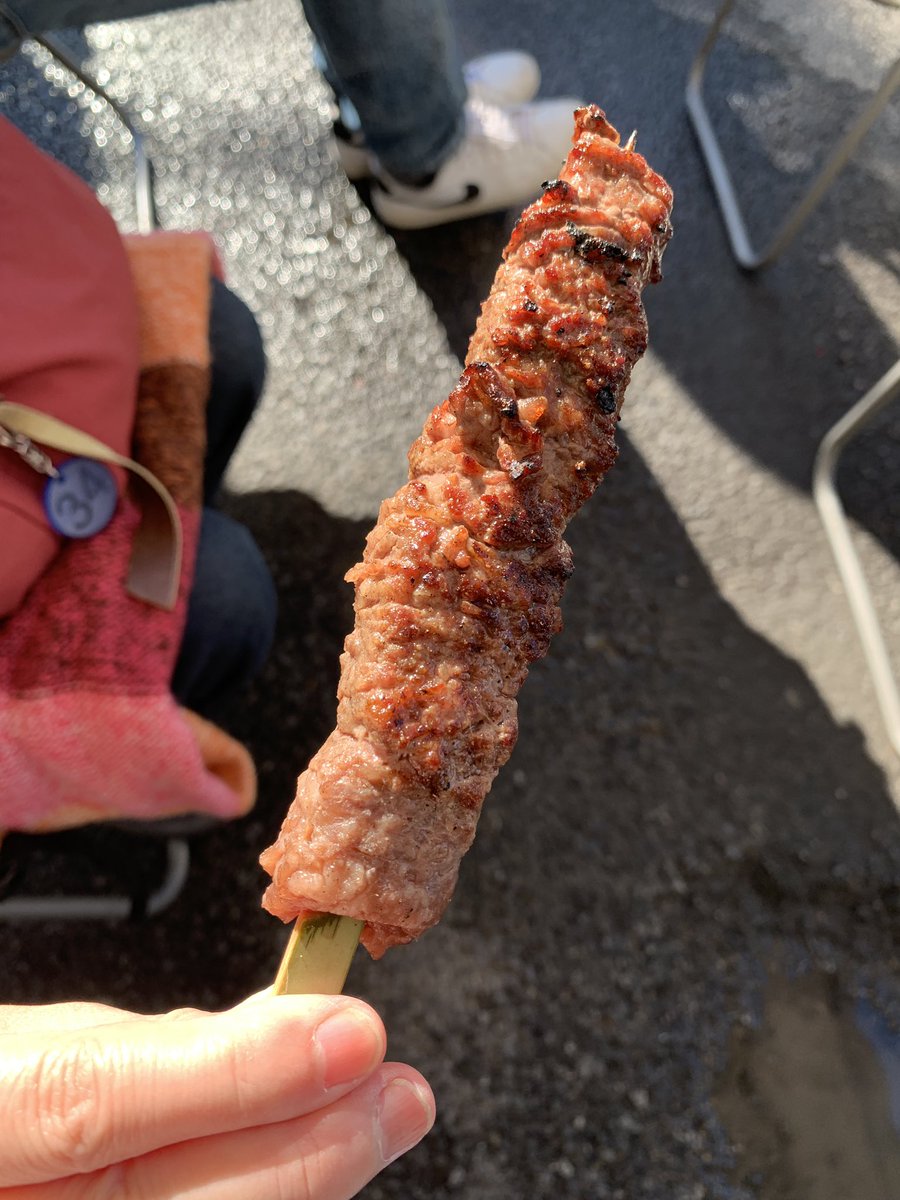 obiking_jp's tweet photo. 丸富商店の年内最終直売日。店頭では和牛焼串販売中。in新高島平。 https://t.co/si5GAHSLJI