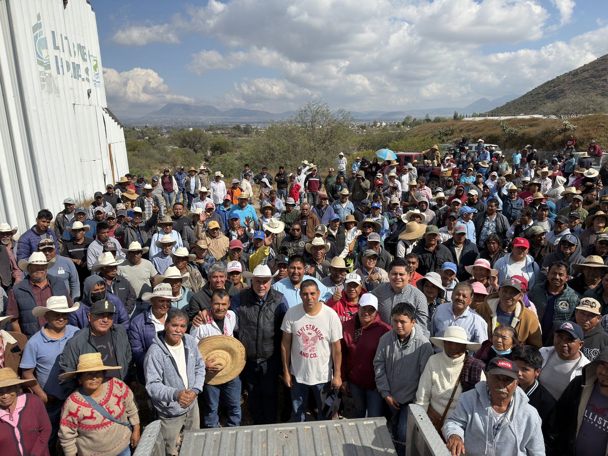 NarroJose's tweet image. La #CuartaTransformación también es para los pueblos originarios. En territorio, con el pueblo otomí-ñhañhú del Valle del Mezquital y la Sierra Gorda, vamos por un Plan de Justicia: #respeto, #dignidad y #derechos con hechos de la mano de nuestra presidenta @Claudiashein. 🇲🇽