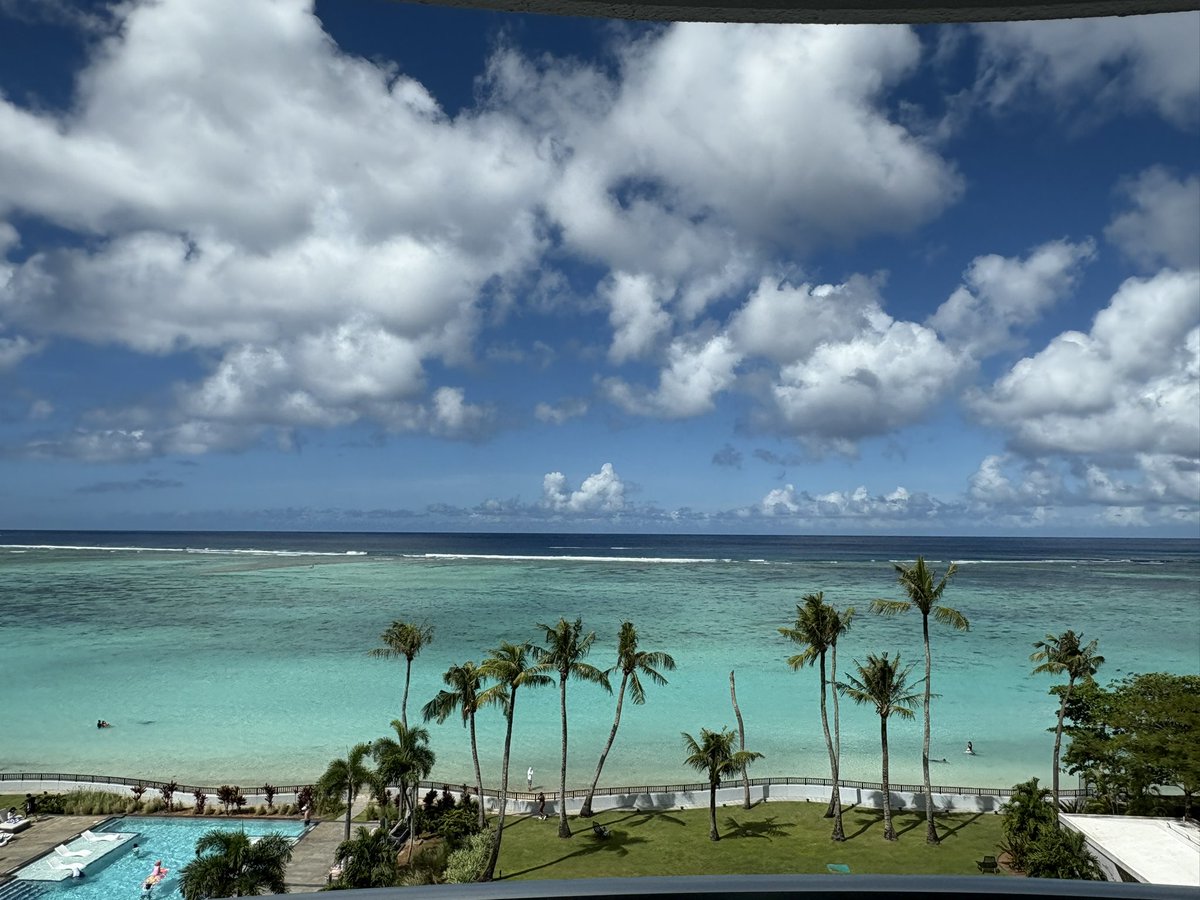 M4satty's tweet photo. グアムの海綺麗すぎわろた https://t.co/CzvRqBhrHU