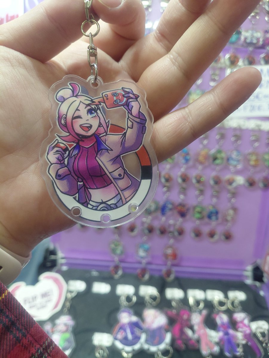 Pokemon Legends ZA trainer charms that can hold your mons too 👀

Harmony is back to back with Paxton, and Urbain is back to back with Taunie ✨️