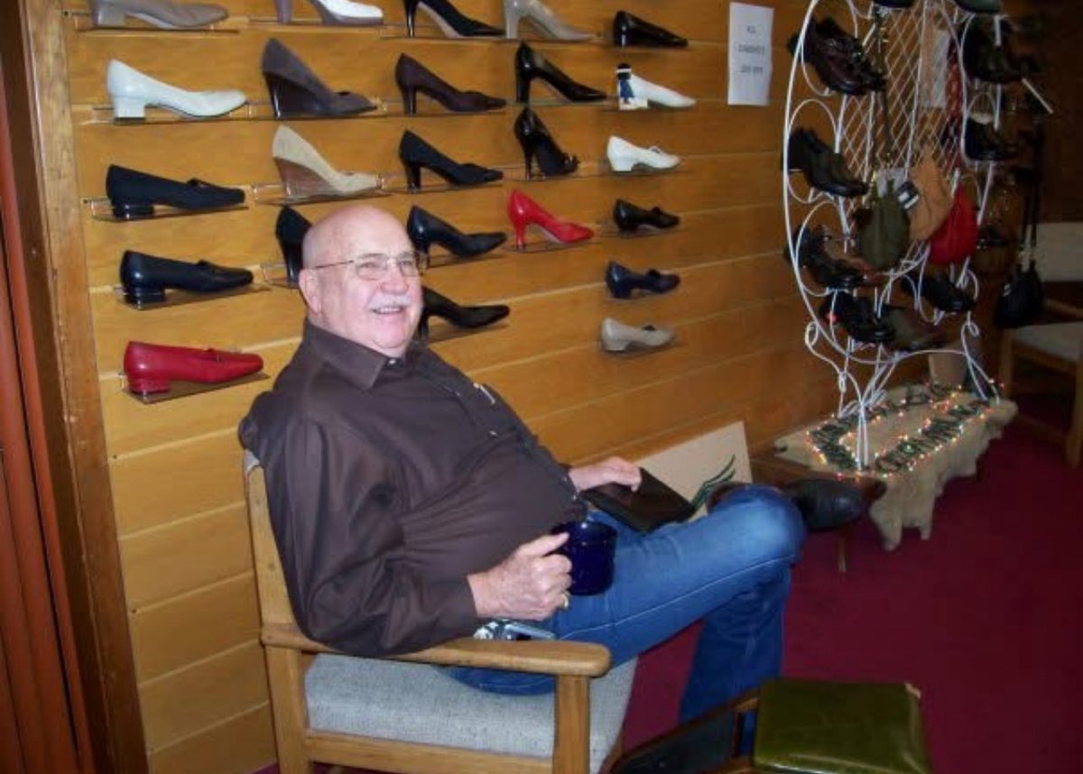 Deena Schleiger tweet media