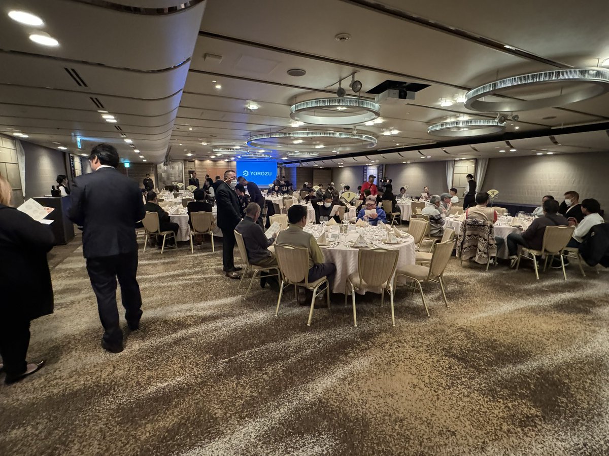 J05AS03R's tweet photo. 日航ホテル 最上階 32F
先週の土曜日は会社の忘年会でした🍻
楽しかった☺️ https://t.co/XfUs46r8B2