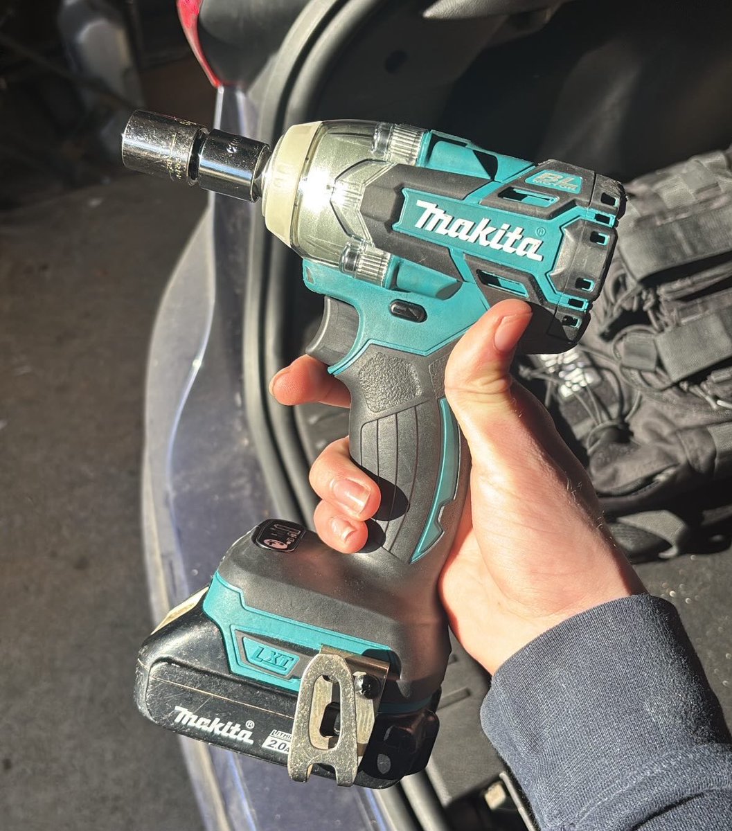 astrabarks's tweet photo. about fuckin time i got my hands on one of these https://t.co/BA9X2rZAY8