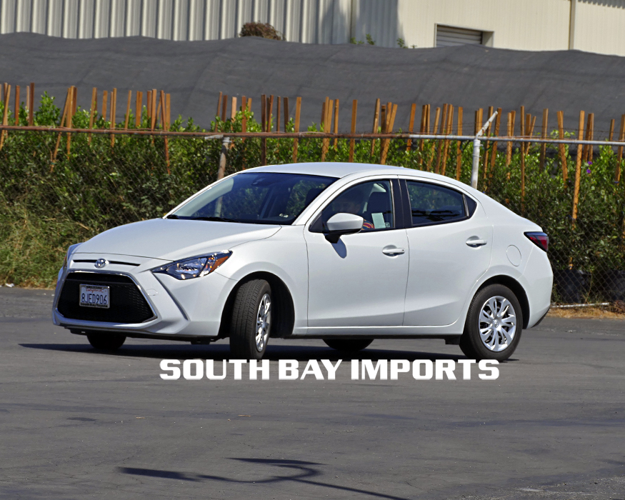 FEN810kHz's tweet image. 2019 TOYOTA YARIS S #USDM
ボンネット裏ラベルはマツダ。助手席側にも集中ドアロックスイッチ。マイルメーターと華氏温度計。サンバイザー裏の英語ラベル。
現地レポートは高速有鉛デラックス73号にて紹介しています。
amzn.to/3NlYpWt