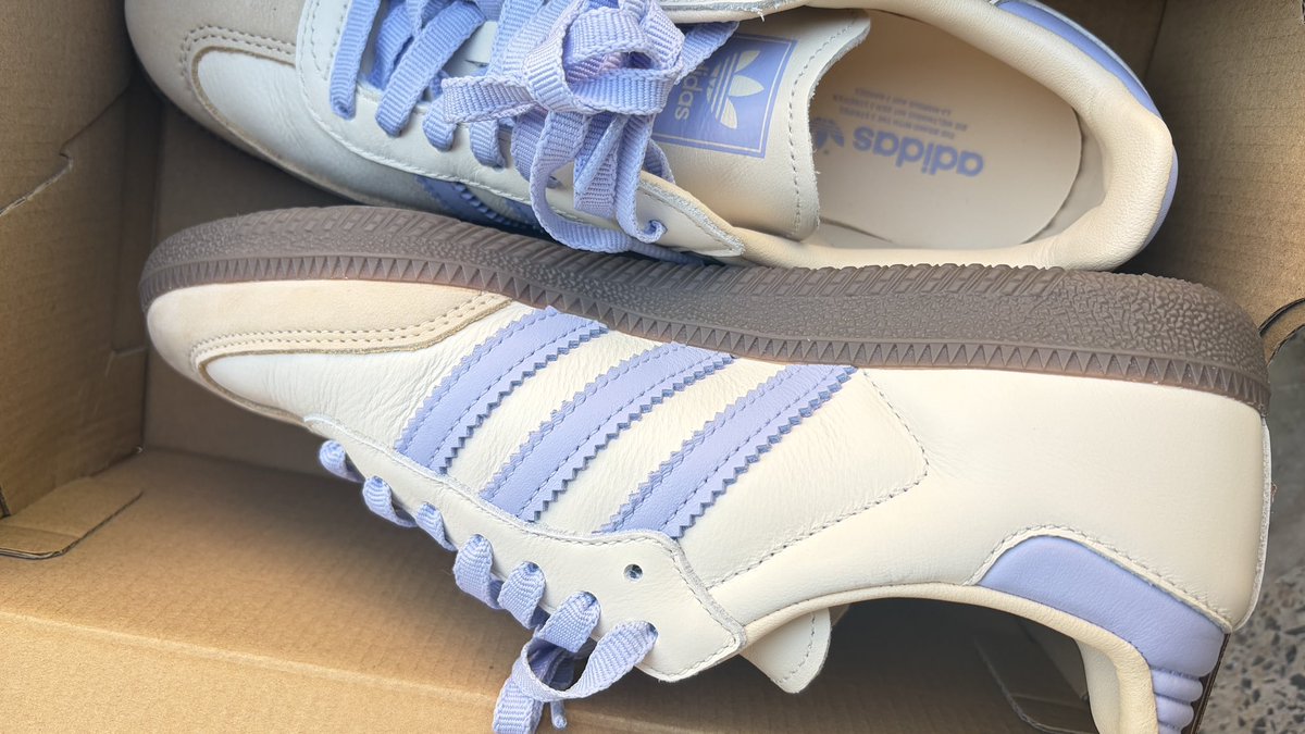 SweetyNTP's tweet image. น้องน่ารักไม่ไหววว 🎀 Adidas Samba สีพิเศษ Cream/Purple ของใหม่แกะกล่อง มือ 1 เลยค่ะ ทรงสวย แมตช์ชุดง่ายมาก สีนี้ฮิตสุดๆ
👟 Size 24 cm (38.5)
💰 ราคาเท 2,500 บาท (คุ้มกว่านี้ไม่มีแล้ว!)
📦 พร้อมส่ง/นัดรับ...
ทัก DM ขอดูรูปเพิ่มเติมได้น้า 💌
#AdidasSamba #รองเท้ามือหนึ่ง