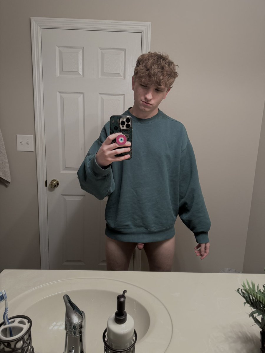 It’s cozy sweater szn. Who wants to cuddle