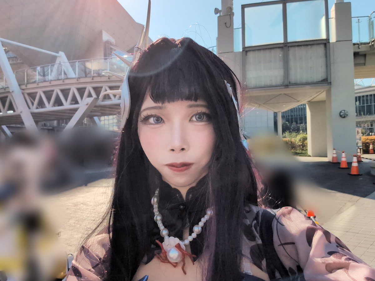 なんか後光差してて草なんだけどいます