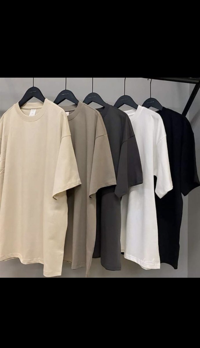 Bukola_bubu's tweet photo. Buy this plain tees for as low as 5k no scam zone https://t.co/PQHwktYkps