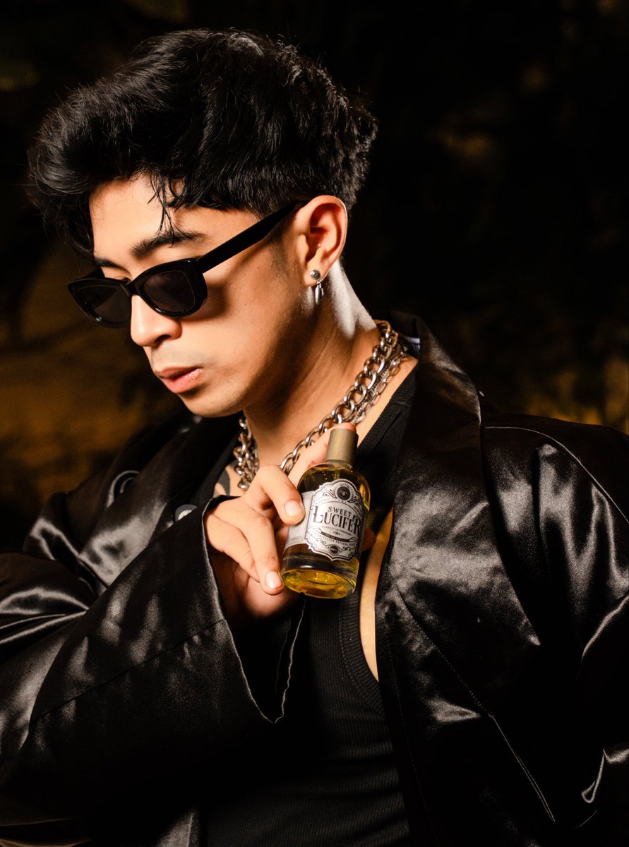 Monacruz_id's tweet photo. Sweet enough to pull them closer, bold enough to make them stay.

Sweet Lucifer by Monacruz, a soft-bold scent they can’t forget.

Grab yours now on:
TikTok Shop | Shopee | Tokopedia | Lazada

#monacruz #sweetlucifer #extraitdeparfum https://t.co/jEmweVTgsW