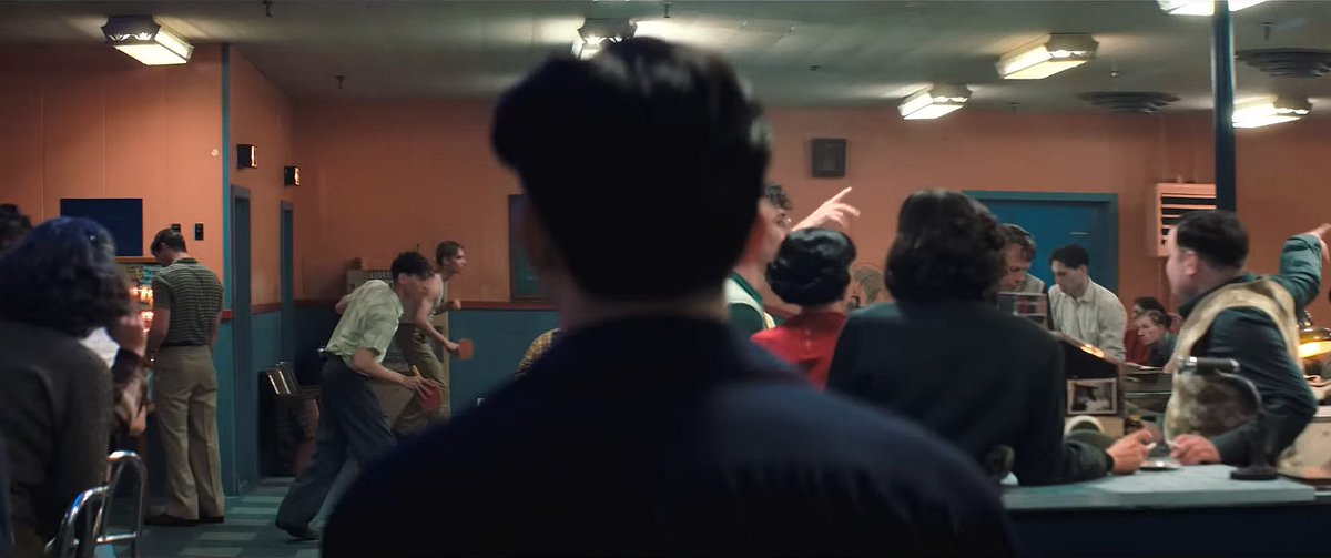 screenscaps's tweet image. marty supreme (2025) dir. josh safdie