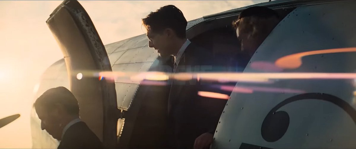 screenscaps's tweet image. marty supreme (2025) dir. josh safdie