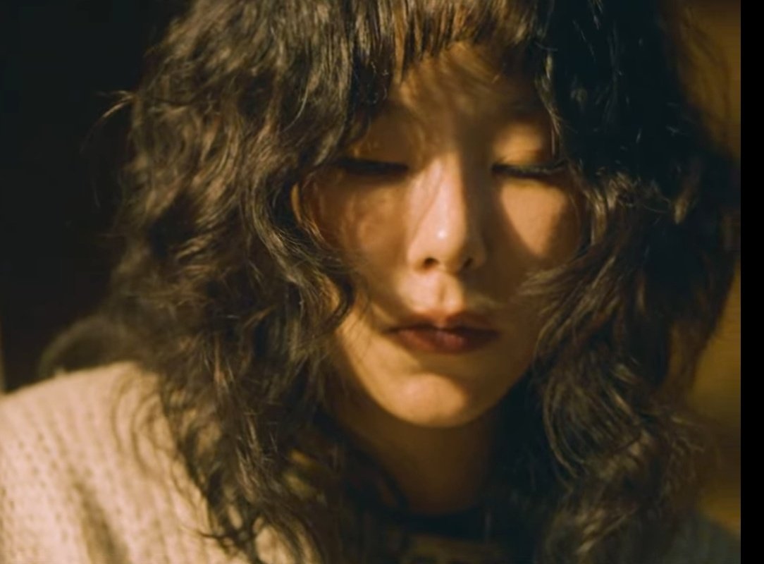 THE ART                             THE ARTIST