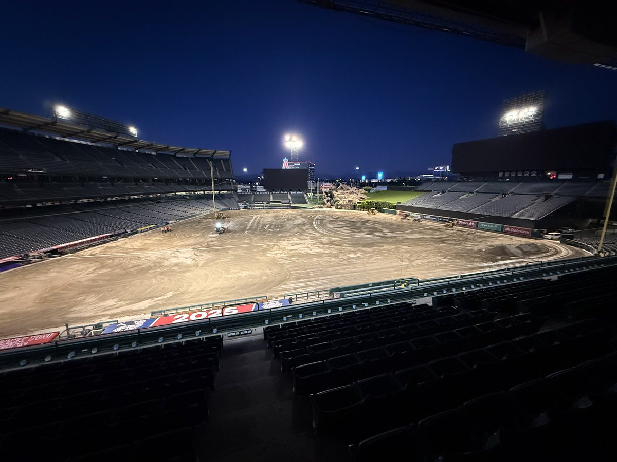 SupercrossLIVE's tweet image. The sleeping giant 💤 

12 days till A1. 

#SupercrossLIVE #SMX