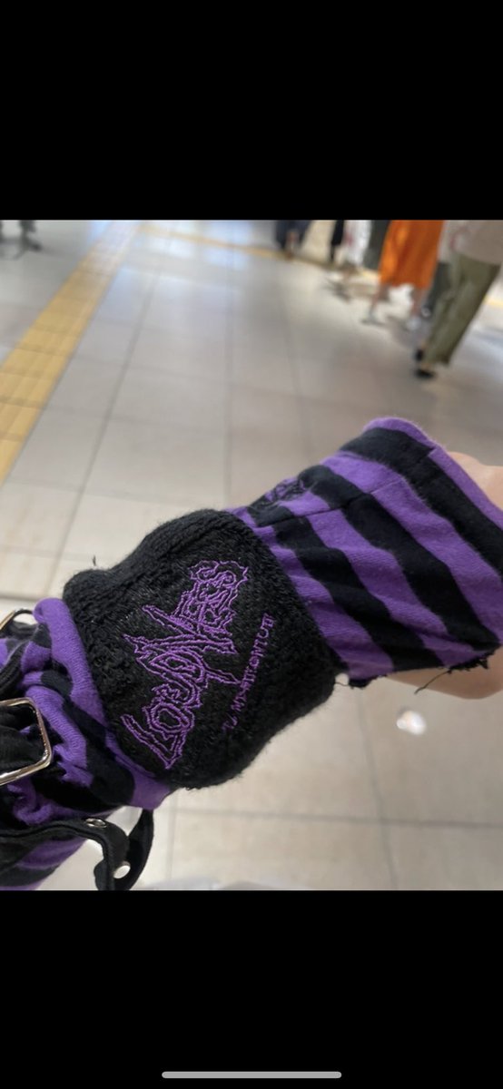 20年くらい前、
僕は樋口宗孝さんに、少し意地悪な質問をしたことがある。

「LOUDNESSのコピーから始めたのに、
世間的にはLOUDNESSよりB’zって言われて、悔しくないですか？」

樋口さんは微笑んで、
「松本くんも、稲葉くんも頑張ってるからええやろ」
そう言った。

それから時が流れて、