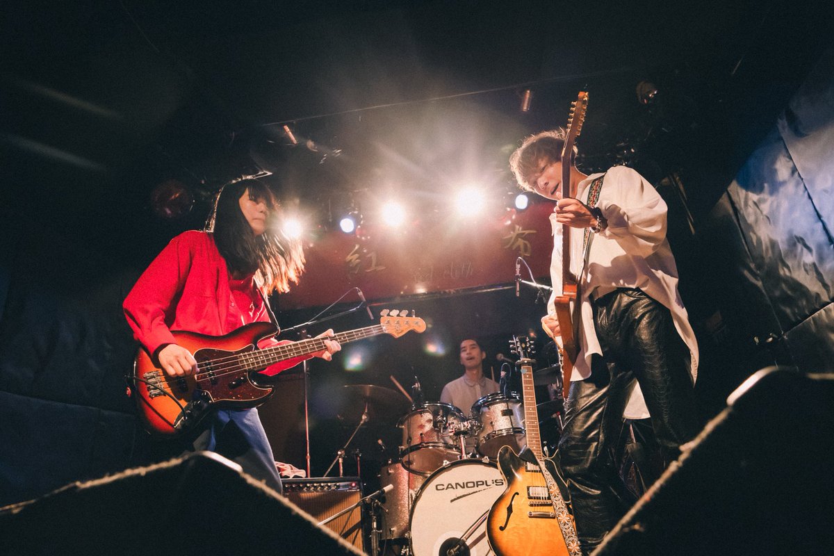 ハイエナカー Official tweet media