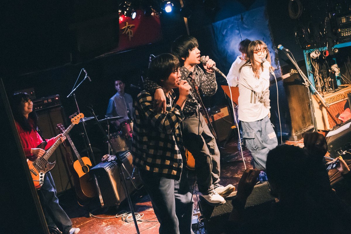 ハイエナカー Official tweet media