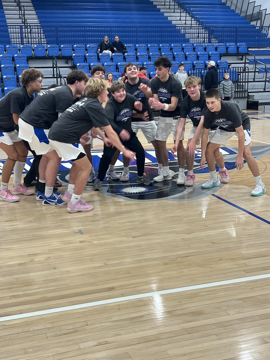 LC5thRegion's tweet image. Hawks (9-3) come from behind tonight and beat a tough ninth region opponent in Dixie Heights in the finals of the engineer railroad classic 58-56. Jr  Mikey Harris leads the Hawks with 26 pts/4 rebs/3 asst 
Soph O. McDowell adds 9 pts/6 rebs Jr Cole Miller 8 pts K McDowell 6 pts