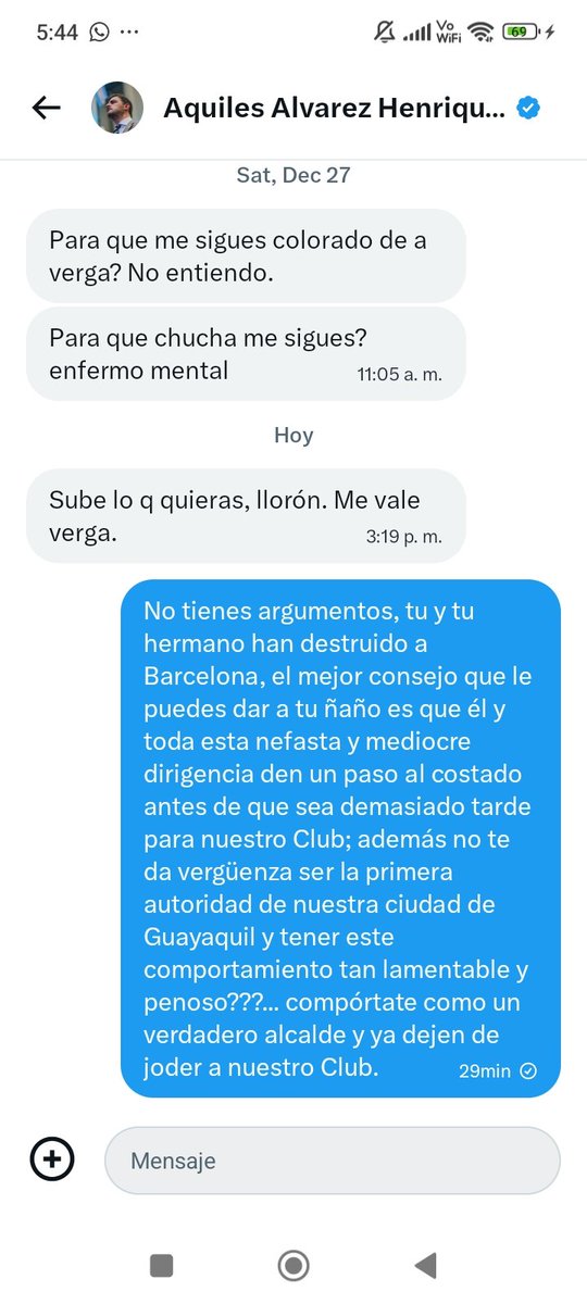 JohnnyHidalgo6's tweet photo. Para los que piensan que es un montaje, siguió escribiendo y atacando el vulgar alcalde @aquilesalvarez y ahí está mi respuesta; soy un hombre serio y no tengo tiempo para estar haciendo montajes o mintiendo en cosas tan graves; en todo caso no tuvo argumentos para seguir respondiendo o no tuvo pantalones que es más grave. Igual queda expuesto una vez más e insisto qué pena que tengamos este tipo de autoridades y lo más triste que su hermano @antonioalvarezh cada día al frente de @BarcelonaSC es un día más de destrucción de nuestro Club.

@angelitochica @balontricolor67 @BypeBsc @frankkverduga @gersonhm_76 @MauricioOrtegaE @MrOFFSIDER @Sitio_Amarillo @BarceMurfi_SA @NoIdeoligi @atenciongye @Rubenzao_MF