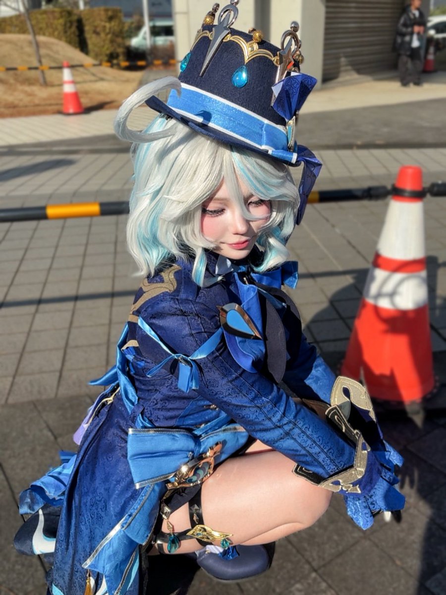 コミケ1日目、黒フリーナでいます🖤