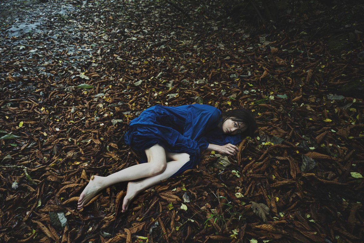 Negative_Pop's tweet image. 「Etude」公開！
Photo   #丸谷嘉長
Model   #大串有希
Hair&amp;amp;Make #佐藤寛(KOHL) 

「 役者が演じることや考えることから
ふと解き放たれたとき、
作為を手放した一瞬に、その人固有の魅力とオリジナリティが立ち上がる。 」

本編はこちら！
🔗negativepop.net/production/etu…
#negapo #作品紹介