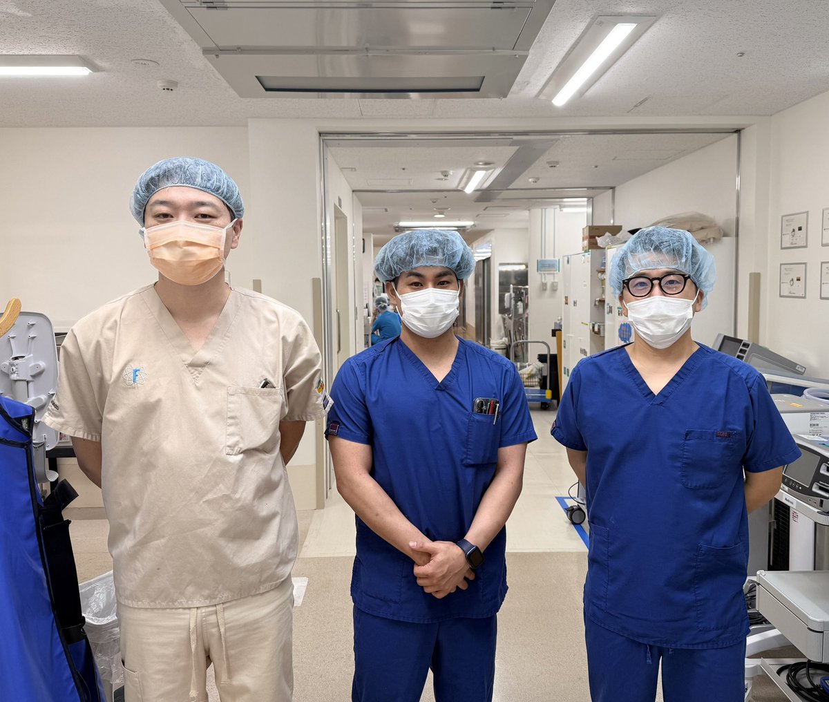 Ed0sp0's tweet photo. KINスポーツ整形外科クリニックから仲宗根 喜大先生が、岩本医師の腱板修復術の手術見学とリハビリテーション科の臨床見学にいらしてくださいました。
仲宗根先生、お忙しい中お越しくださりありがとうございました。

#江戸川病院 
#整形メディカルプラザ 
#メディカルベース新小岩 
#理学療法士 https://t.co/gLaV8CyLkg