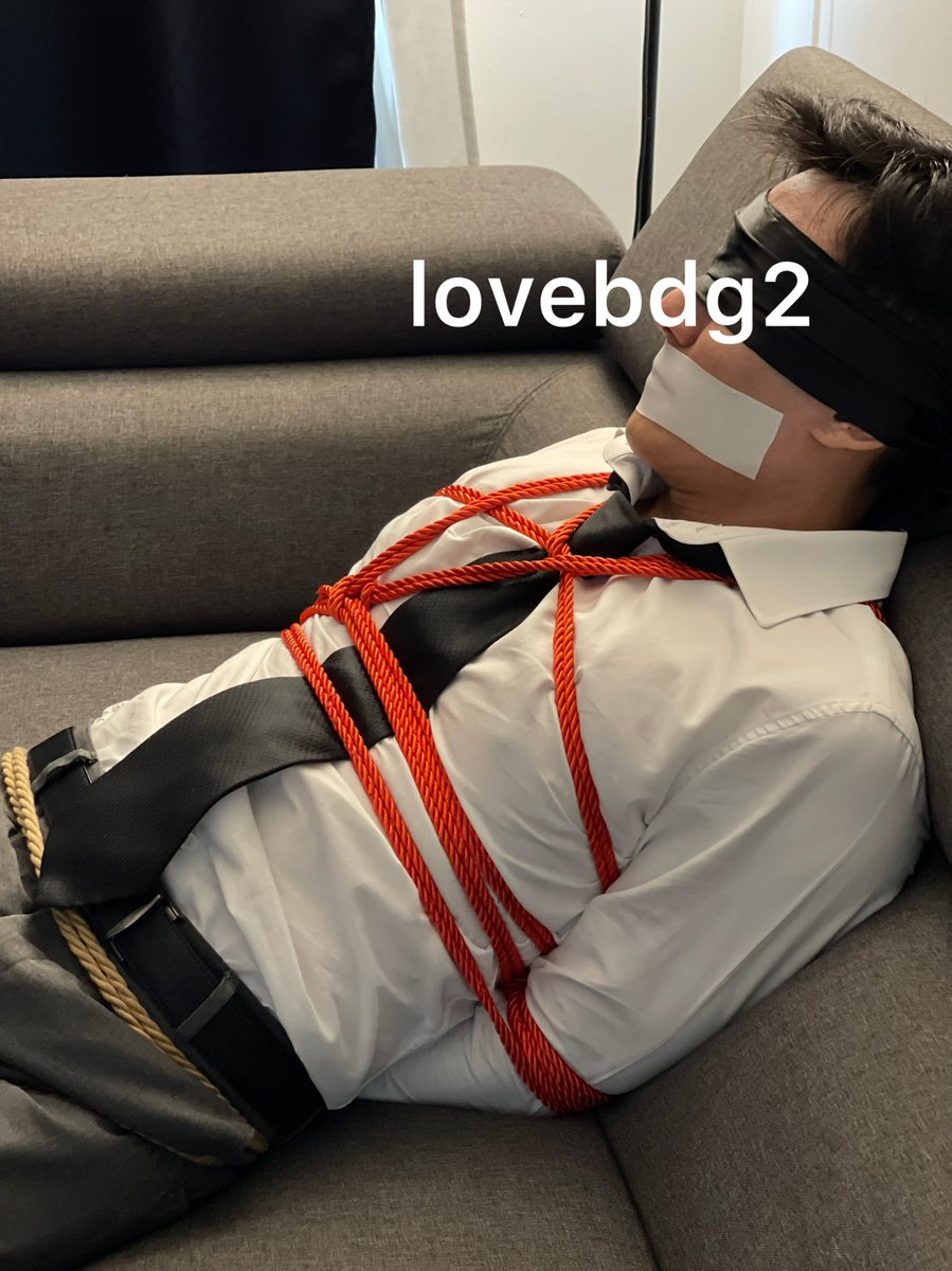 lovebdg2's tweet image. Best presents are usually neatly wrapped. Silenced. Waiting to be unpacked.