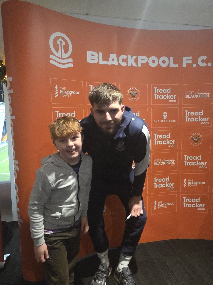 What an Amazing day ......lads day....his first home game. (Been to so many aways but live down south now 😞) Big win, clean sheet and some lovely photos and autographs. Some lovely memories made 😍🍊🍊🍊