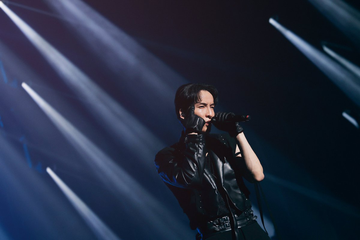 winds_tv's tweet image. 「w-inds. 25th Anniversary Best Single LIVE TOUR 2026 “GOLDEN SINGLES”」
 🎫FCチケット先行受付中
締切：1/6(火)22:59
w-inds.jp/news/detail/430

DVD/Blu-ray「w-inds. LIVE TOUR 2025 "Rewind to winderlust"」
💿イベント抽選付きPCSC盤予約受付中
締切：1/6(火)23:59
ps.ponycanyon.co.jp/w-inds/live202…