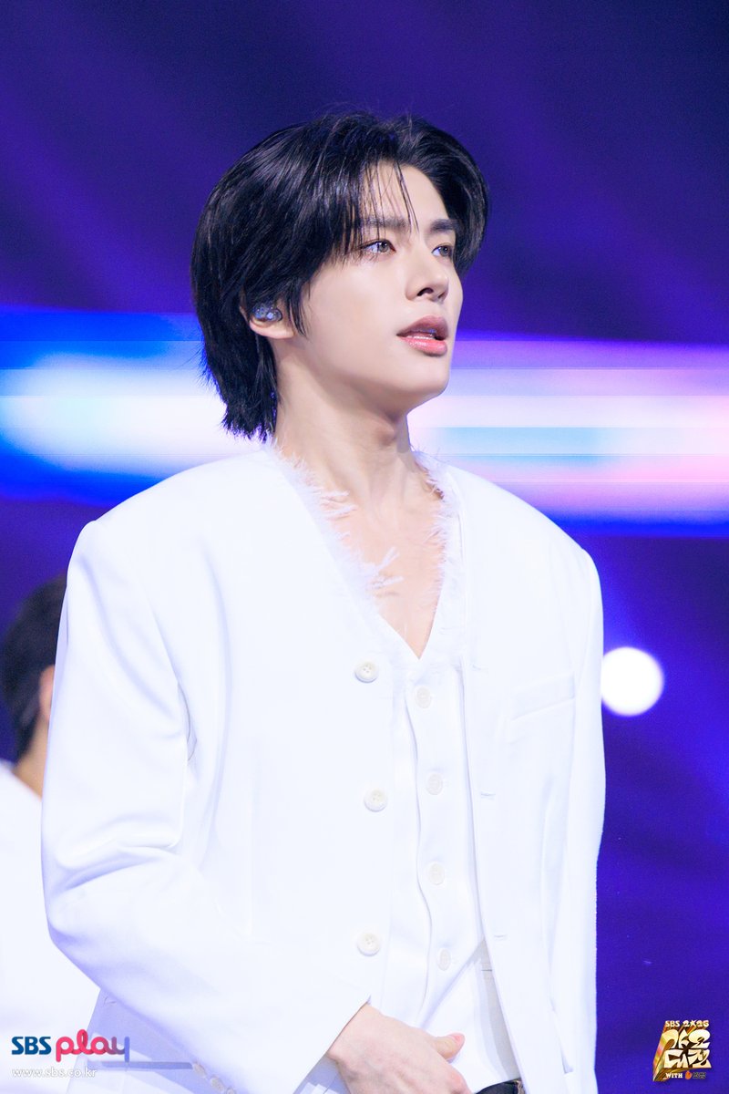 SBS 인기가요 (SBS Inkigayo) tweet media