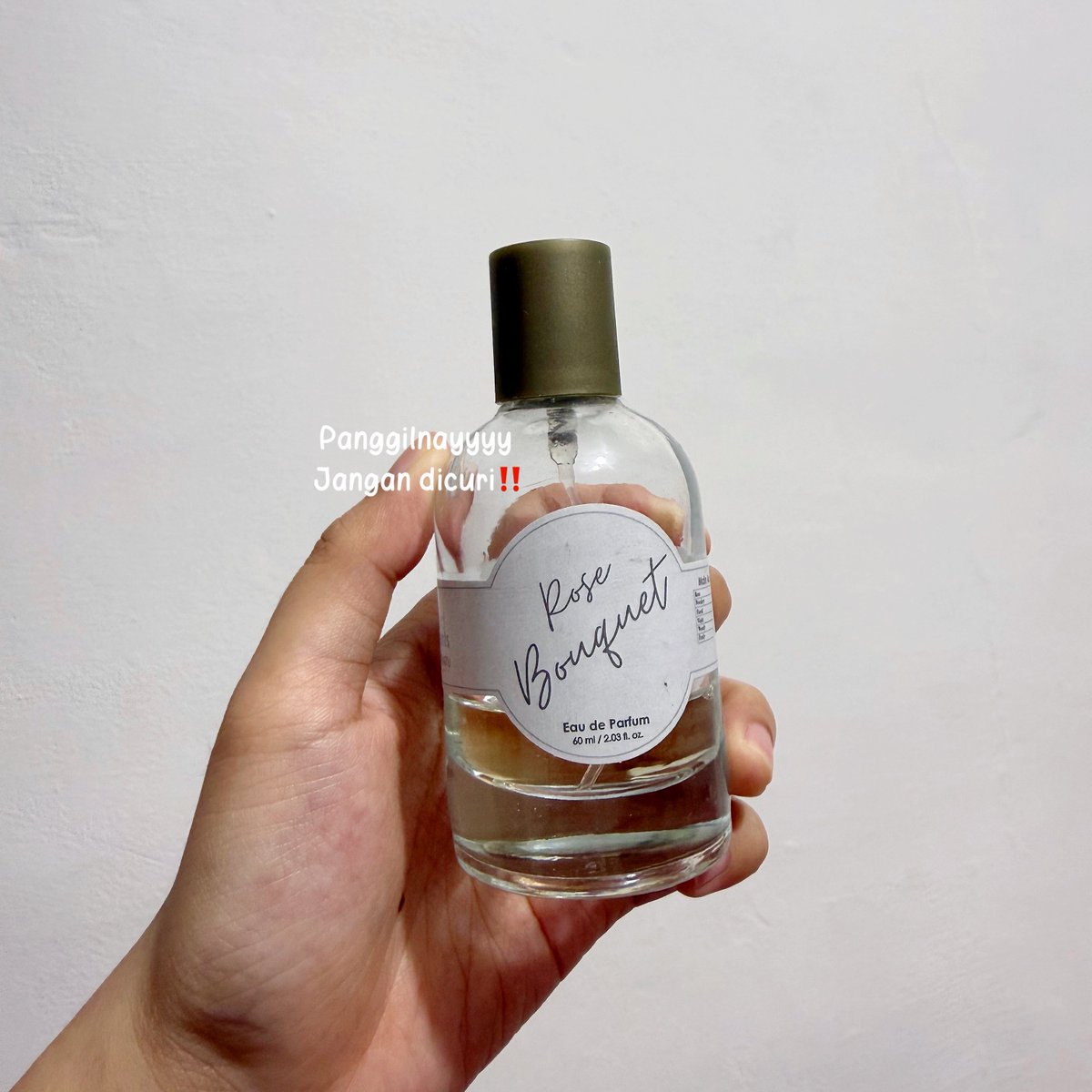 panggilnayyyy's tweet photo. These are the perfumes I get the most compliments on, NO GATEKEEPING!

yes, HMNS &amp; Teratu because everyone deserves to smell this good 😭✨ https://t.co/pweoH1zTf6