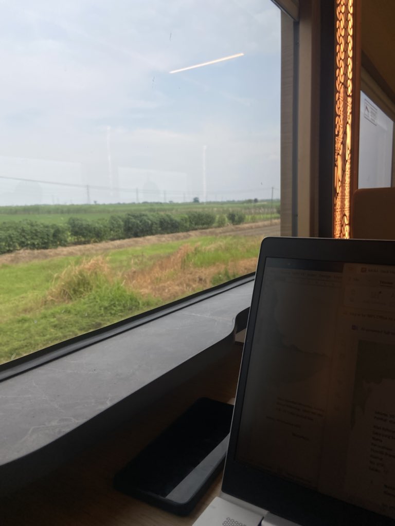 betbies's tweet image. Akhir tahun yang tetep gedebak gedebuk