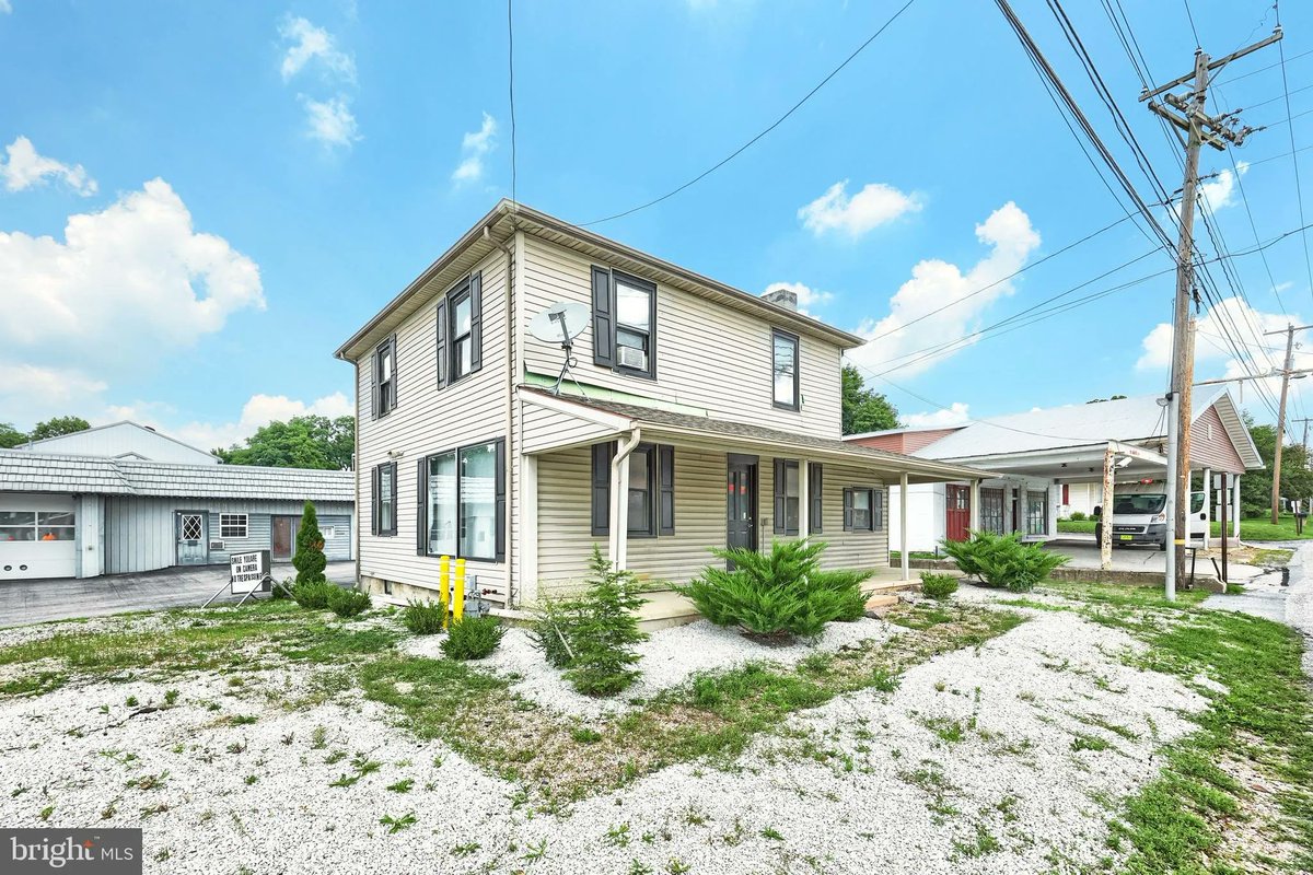 GinterGroup's tweet image. 7685 Lincoln Highway, Abbottstown, PA, 17301
0 bed | 
Active | 750000
bit.ly/4quIEL9
Prime Commercial Property for Sale - High-Traffic Village District Location on Lincoln Hwy (Rt. 30) Zoning: Village District. Ideal for Auto, Service Center, Contractor, Business,...