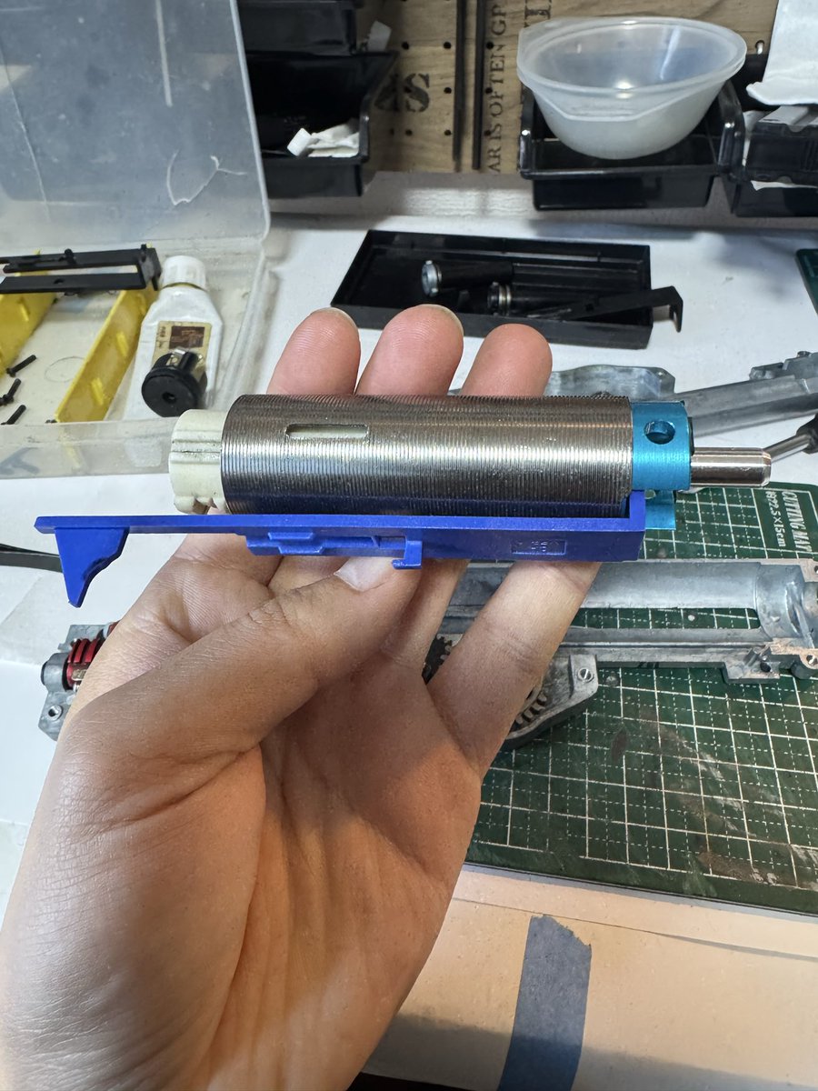 Iwanovsky292619's tweet photo. メモ
S&amp;T百式機関短銃
シリンダーとタペット位置
シリンダー：一部削り込み
タペット：硬めの樹脂(shsだと給弾不良)
セクターチップ:真鍮製へ
給弾不良とポロ弾解消

残：初速要調整SP交換

#百式機関短銃　#100式 https://t.co/5SfD7KXSRd