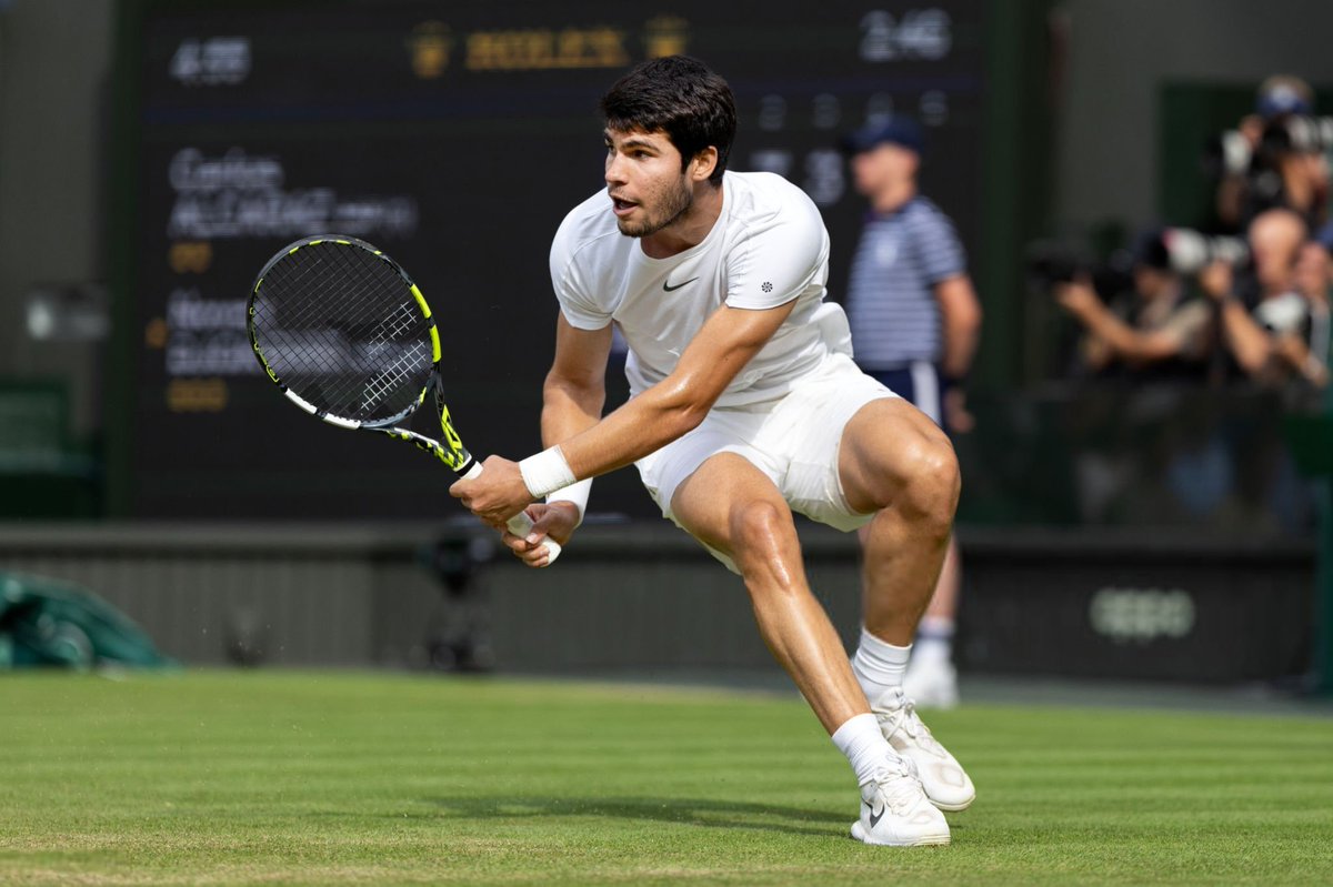 alcarazdaily's tweet image. 🗳️ Order the Grand Slams from the one you most to the one you least hope Carlos Alcaraz wins in 2026 🤔👇

❔ &amp;gt; ❔ &amp;gt; ❔ &amp;gt; ❔

🇦🇺 - youngest career slam
🇫🇷 - threepeat, joins Nadal and Borg
🇬🇧 - first Spaniard to win 3
🇺🇸 - first man to defend the title since Federer in 2008