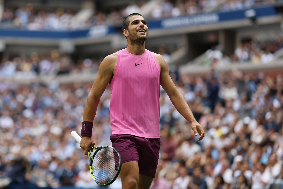 alcarazdaily's tweet image. 🗳️ Order the Grand Slams from the one you most to the one you least hope Carlos Alcaraz wins in 2026 🤔👇

❔ &amp;gt; ❔ &amp;gt; ❔ &amp;gt; ❔

🇦🇺 - youngest career slam
🇫🇷 - threepeat, joins Nadal and Borg
🇬🇧 - first Spaniard to win 3
🇺🇸 - first man to defend the title since Federer in 2008