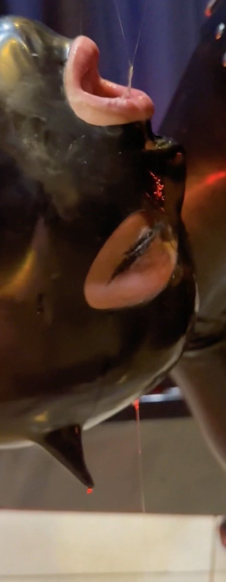 New video out now 😈💦 
Link in bio 🩵🤍 
#latex