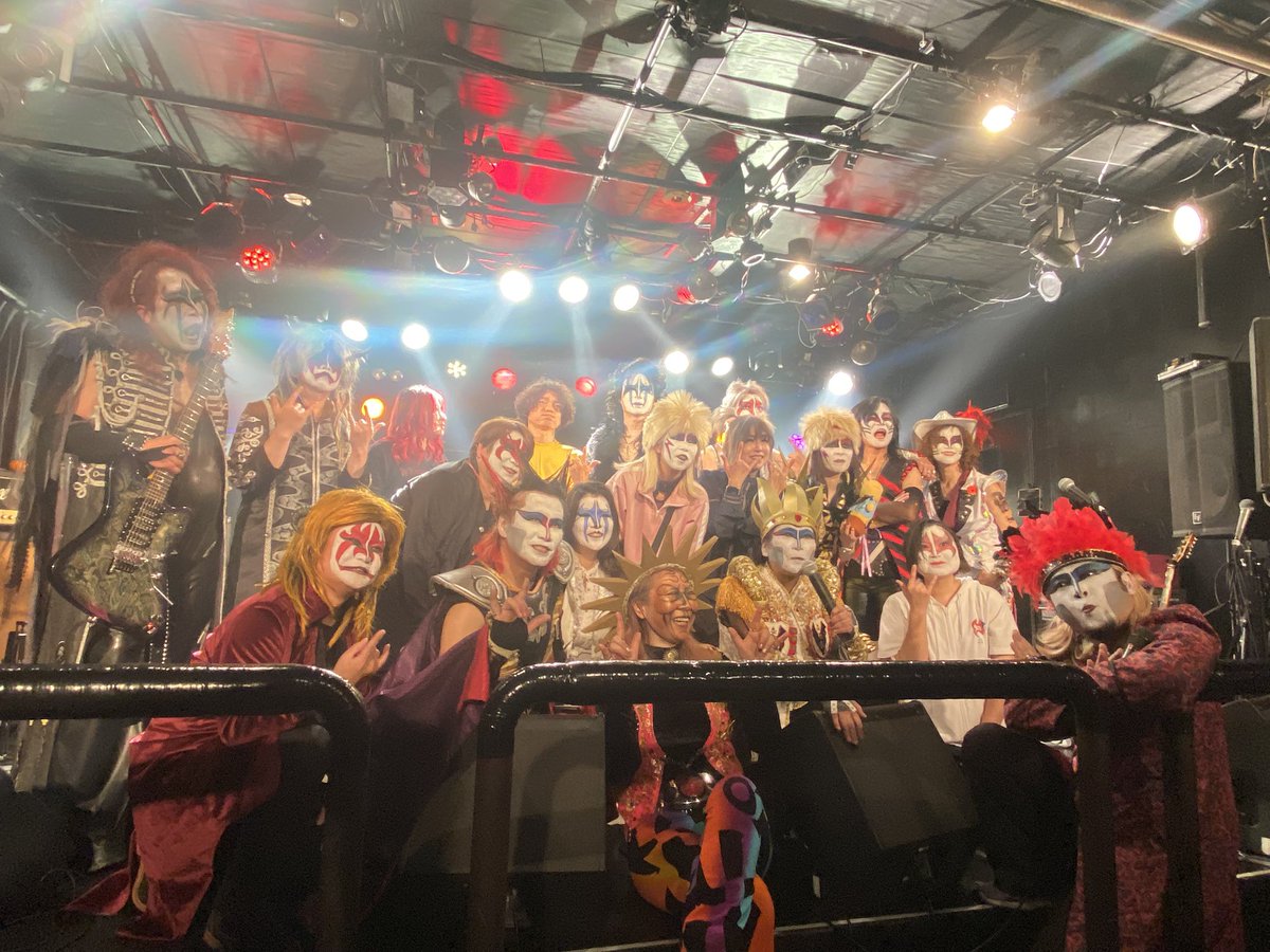 念の為、顔面加工して再投稿します😅元の投稿にイイネ、コメントくれた方々すみません。

たこちゅうｻﾝのguitarとマー閣下と！
有難うございました✨

悪鬼破腹de謀念怪'25
最高に楽しかったぁ🤟