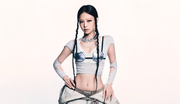 AboutMusicYT's tweet image. The Hollywood Reporter has named the best kpop songs of 2025:

1. NMIXX - Blue Valentine
2. SHINee - Poet Artist
3. Jennie - Like Jennie
4. KiiiKiii - I Do Me
5. ATEEZ - In Your Fantasy
6. BOYNEXTDOOR - If I Say, I Love You
7. Dayoung - Body
8. Hwasa - Good Goodbye
9. H1-Key -…