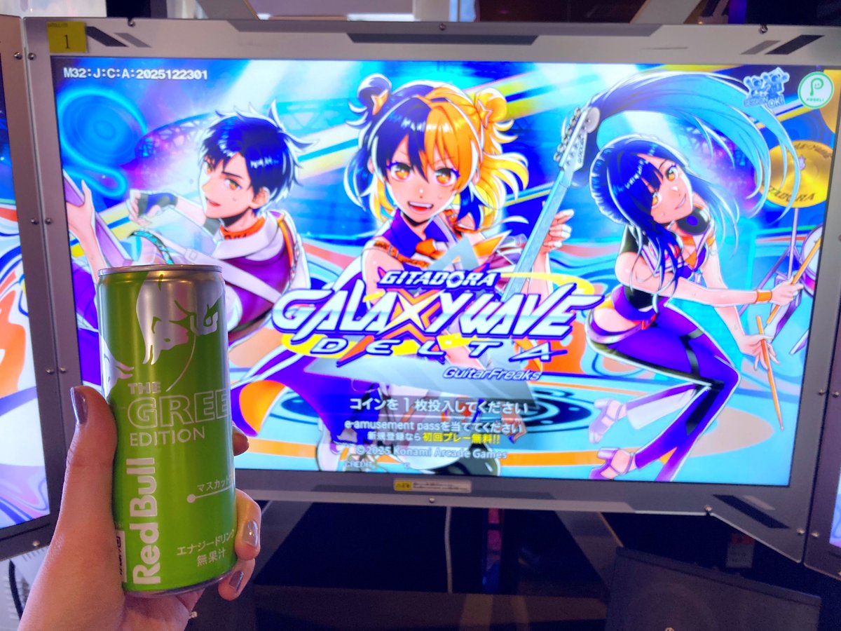 音ゲーのバッチです。新品です。 初音ミク＆重音テトも登場するリズミカルパズルゲーム「QQQbeats